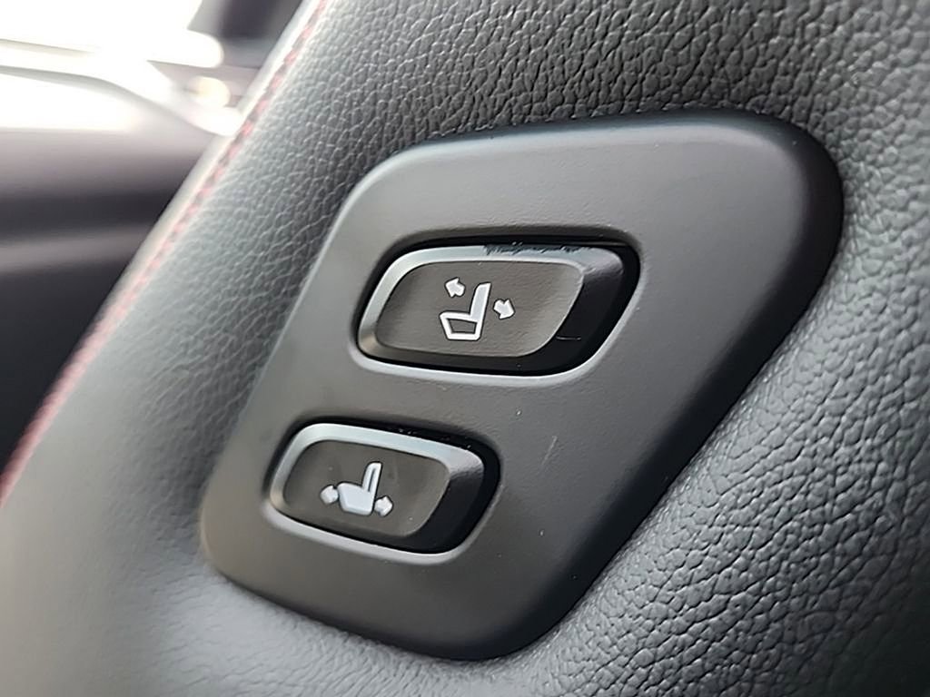 Used 2023 Genesis G70 2.0T w/ Sport Prestige Package image 18