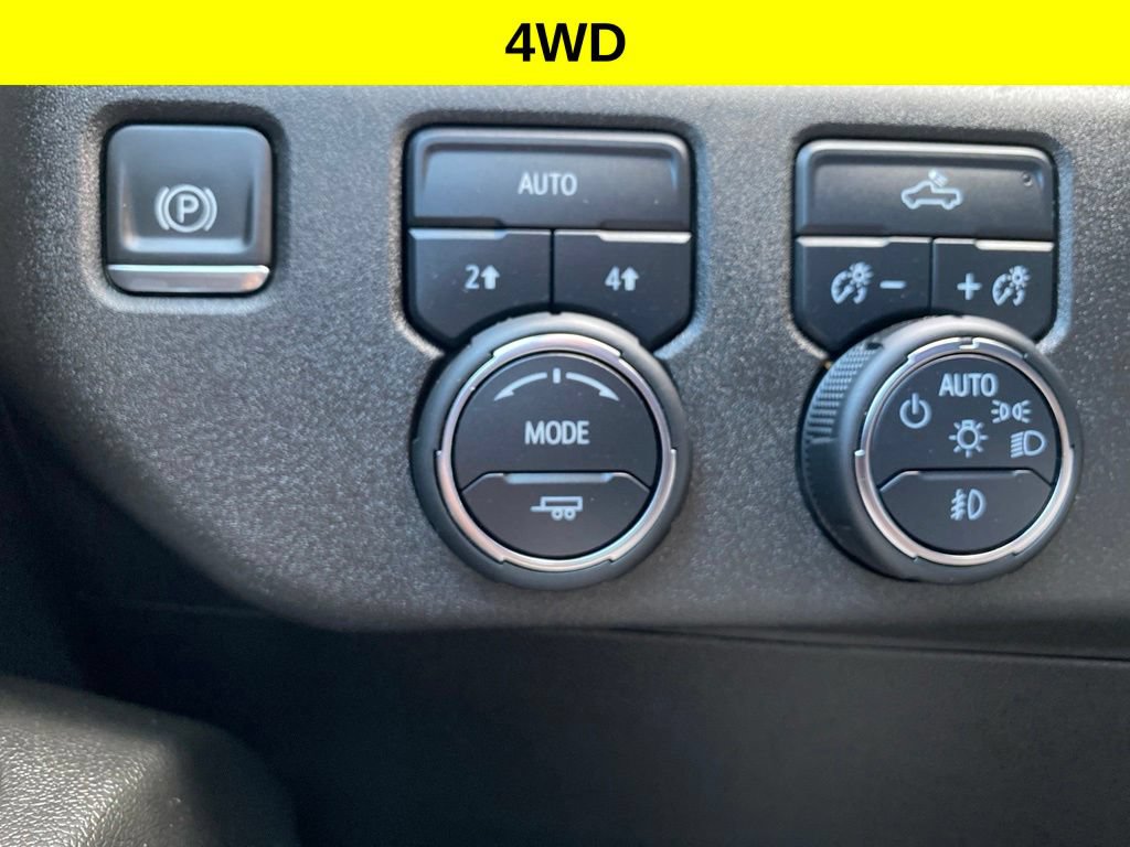 Used 2024 Chevrolet Silverado 1500 RST AWD/4WD image 7
