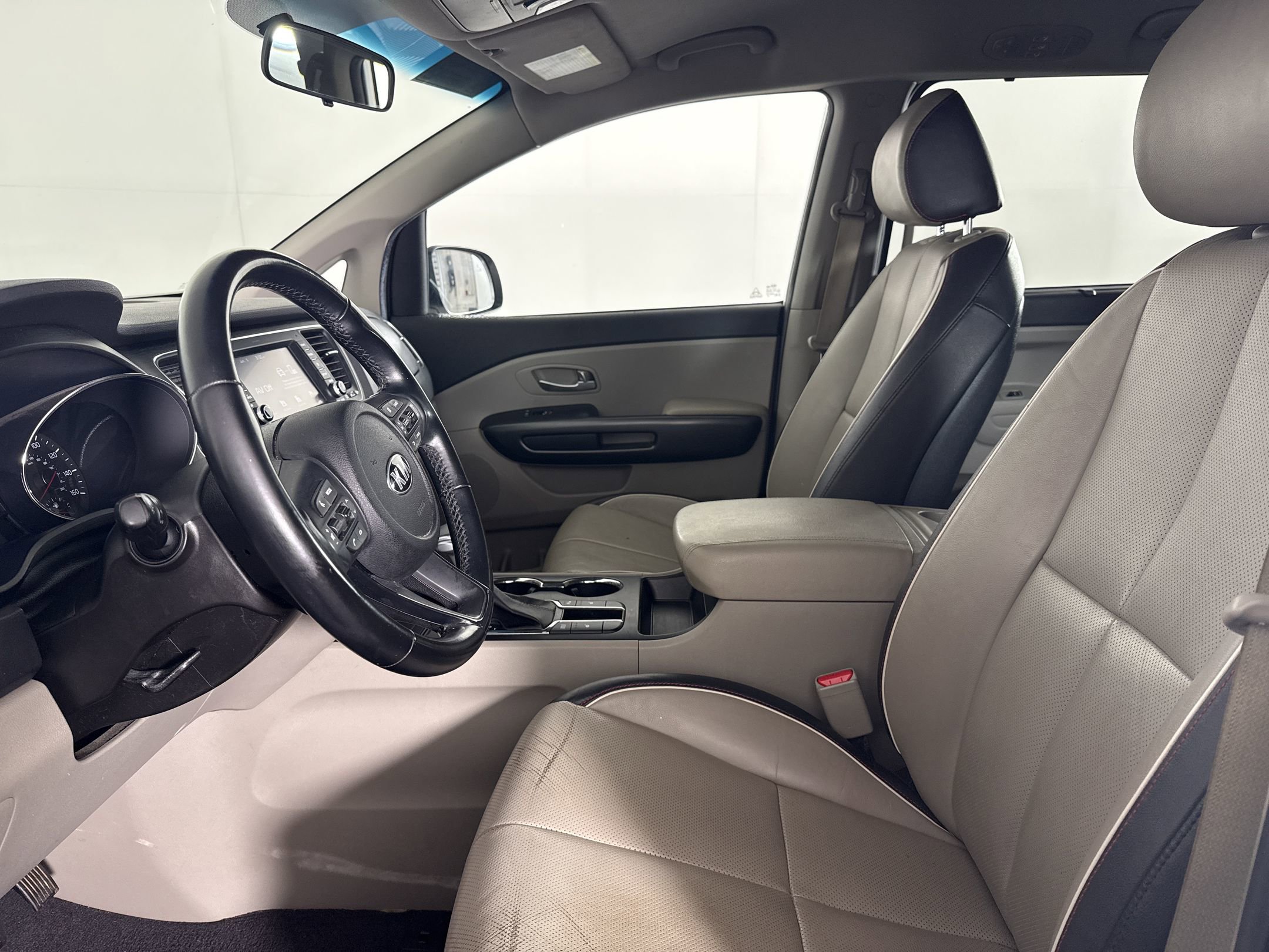 Used 2020 Kia Sedona EX FWD image 5