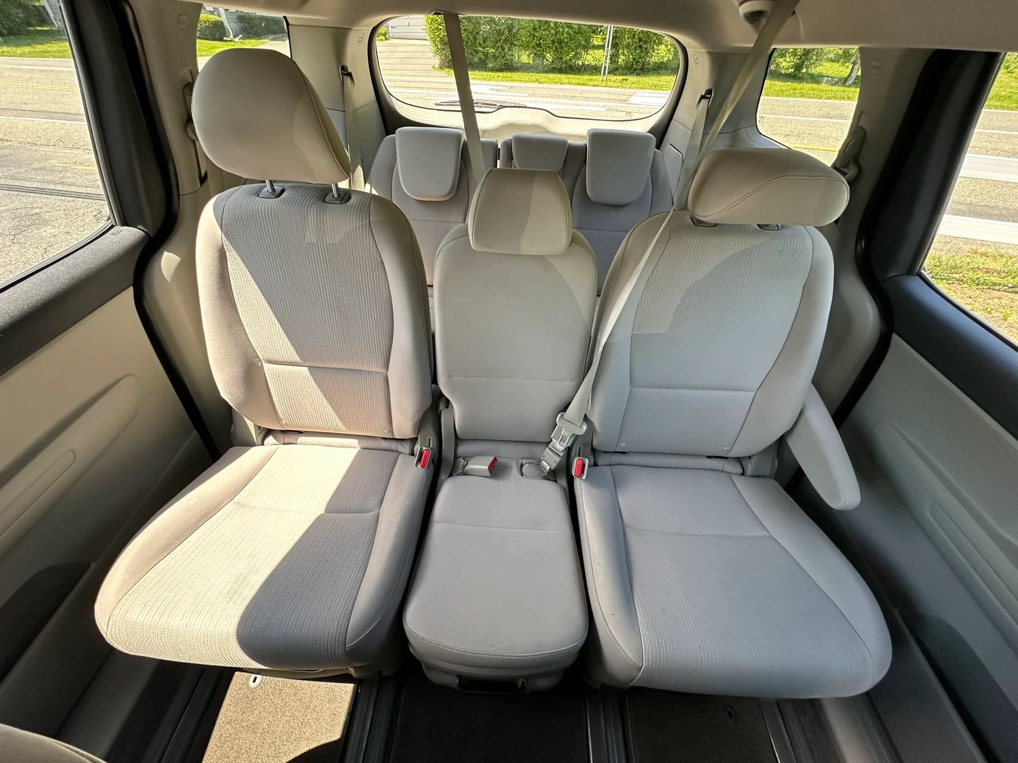 Used 2019 Kia Sedona LX FWD image 28