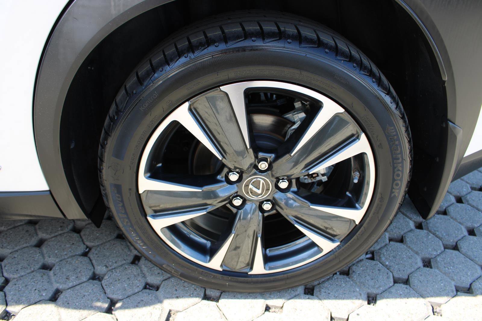 Used 2021 Lexus UX 250h w/ Accessory Package (Z2) AWD/4WD image 11