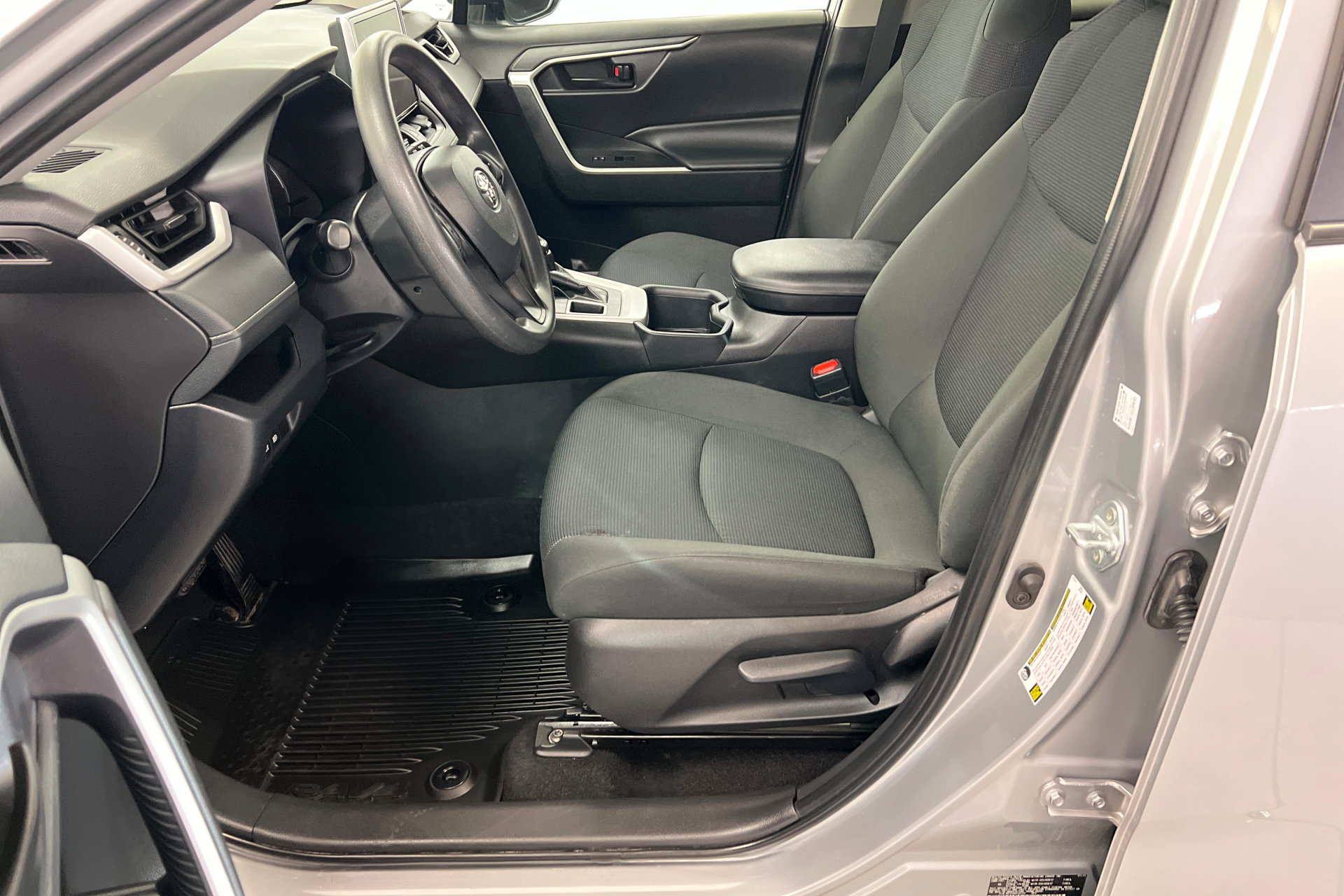 Certified 2024 Toyota RAV4 LE AWD/4WD image 18