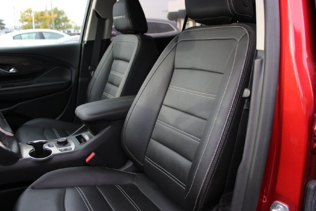 Used 2024 GMC Terrain Denali w/ Denali Premium Package AWD/4WD image 22
