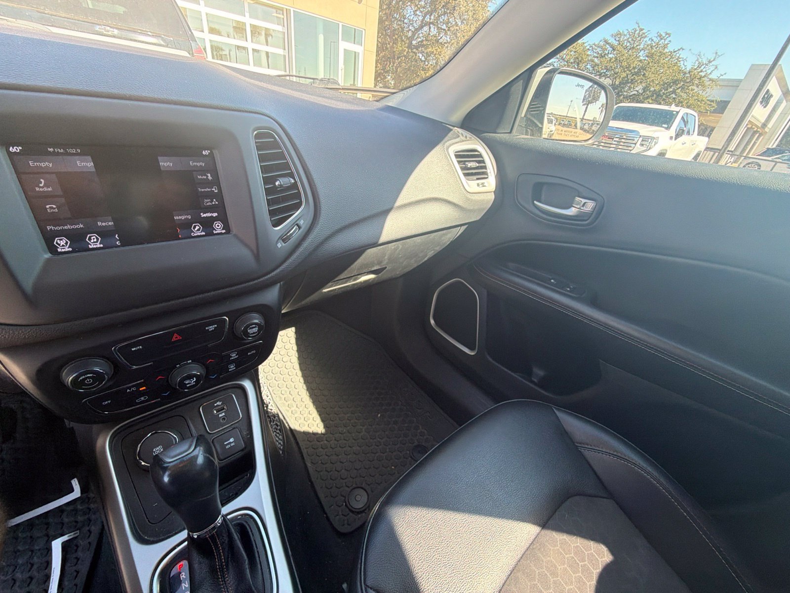 Used 2017 Jeep Compass Latitude w/ Popular Equipment Group AWD/4WD image 14