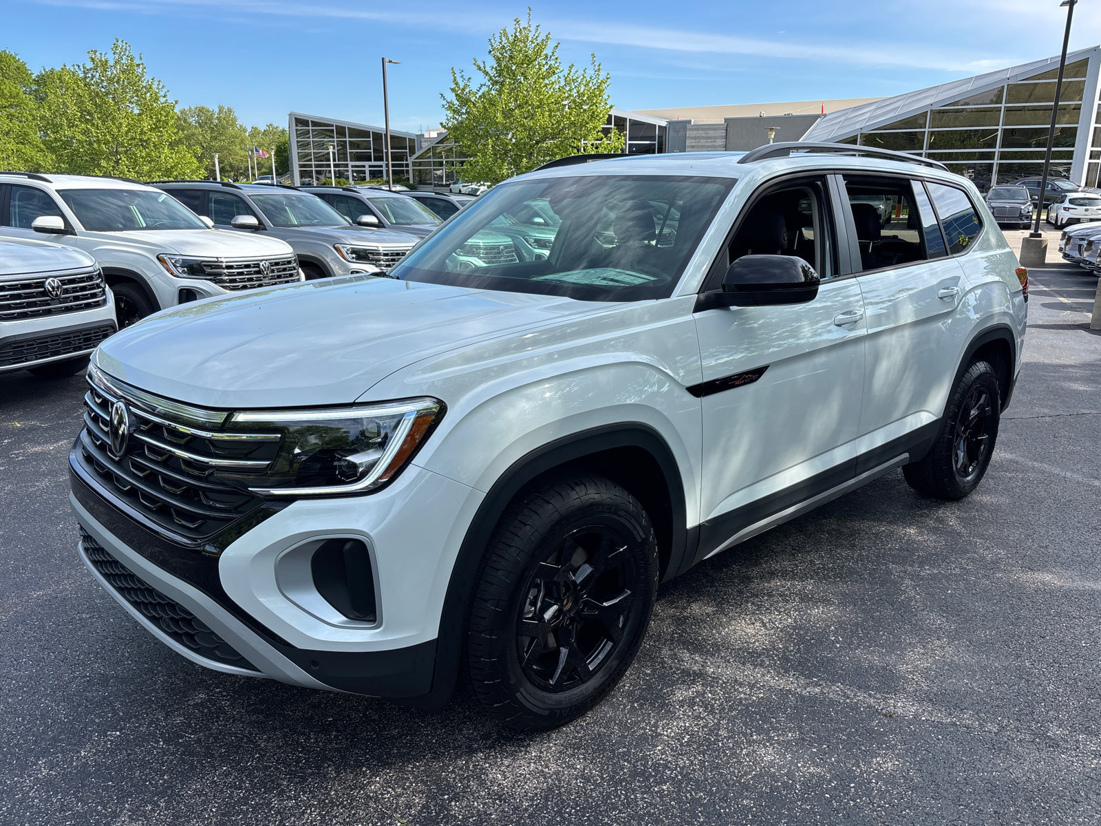New 2026 Volkswagen Atlas Peak Edition