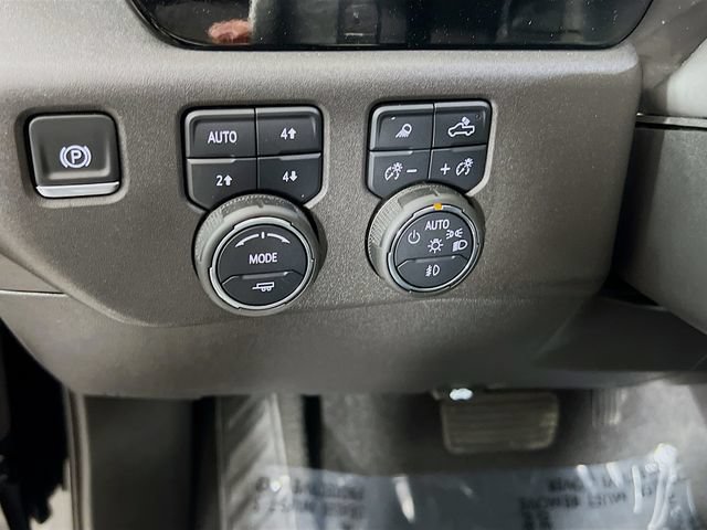 Used 2025 Chevrolet Silverado 1500 LTZ AWD/4WD image 16