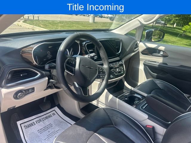 Used 2023 Chrysler Pacifica Limited FWD image 10