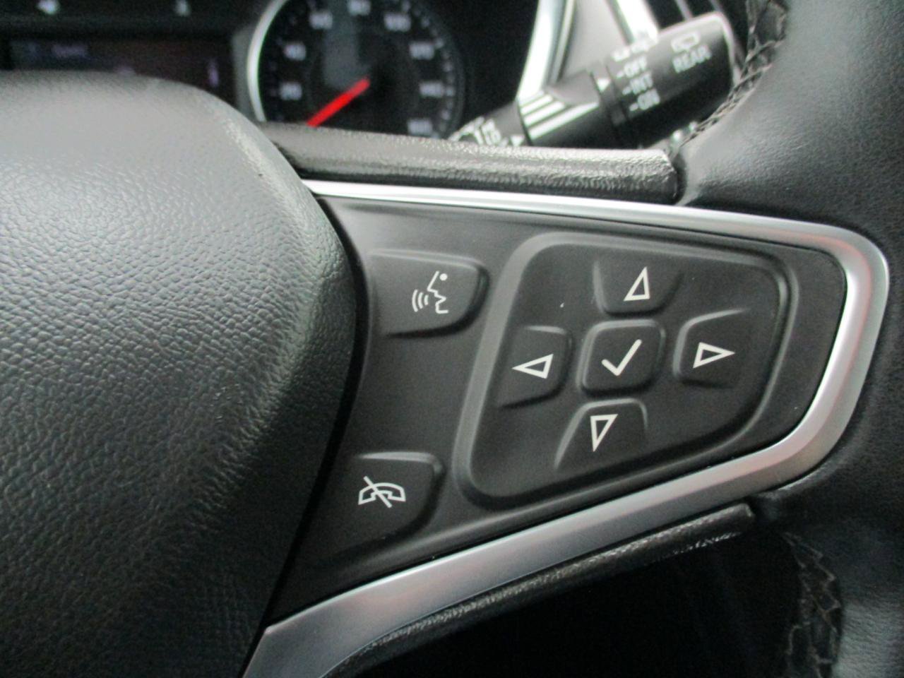 Used 2023 Chevrolet Equinox LT w/ Driver Convenience Package AWD/4WD image 24