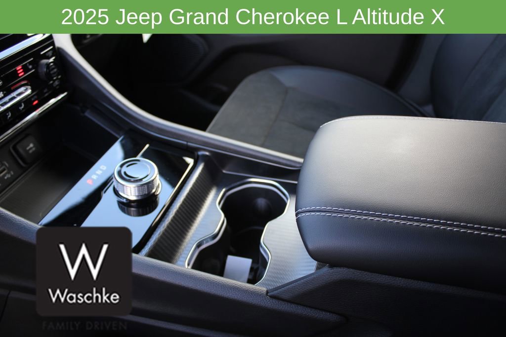 New 2025 Jeep Grand Cherokee L Altitude image 30