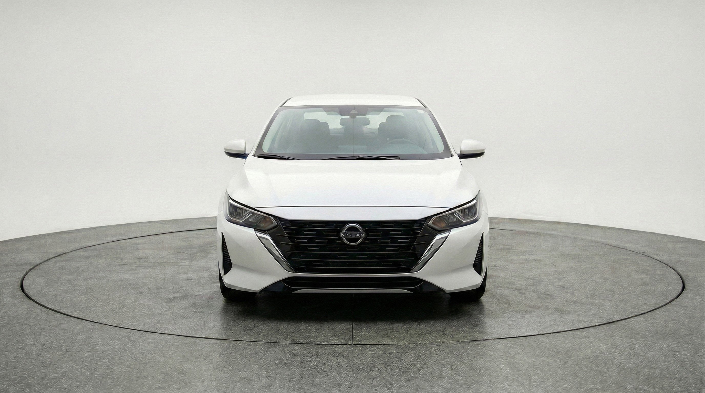 Used 2025 Nissan Sentra SV image 2