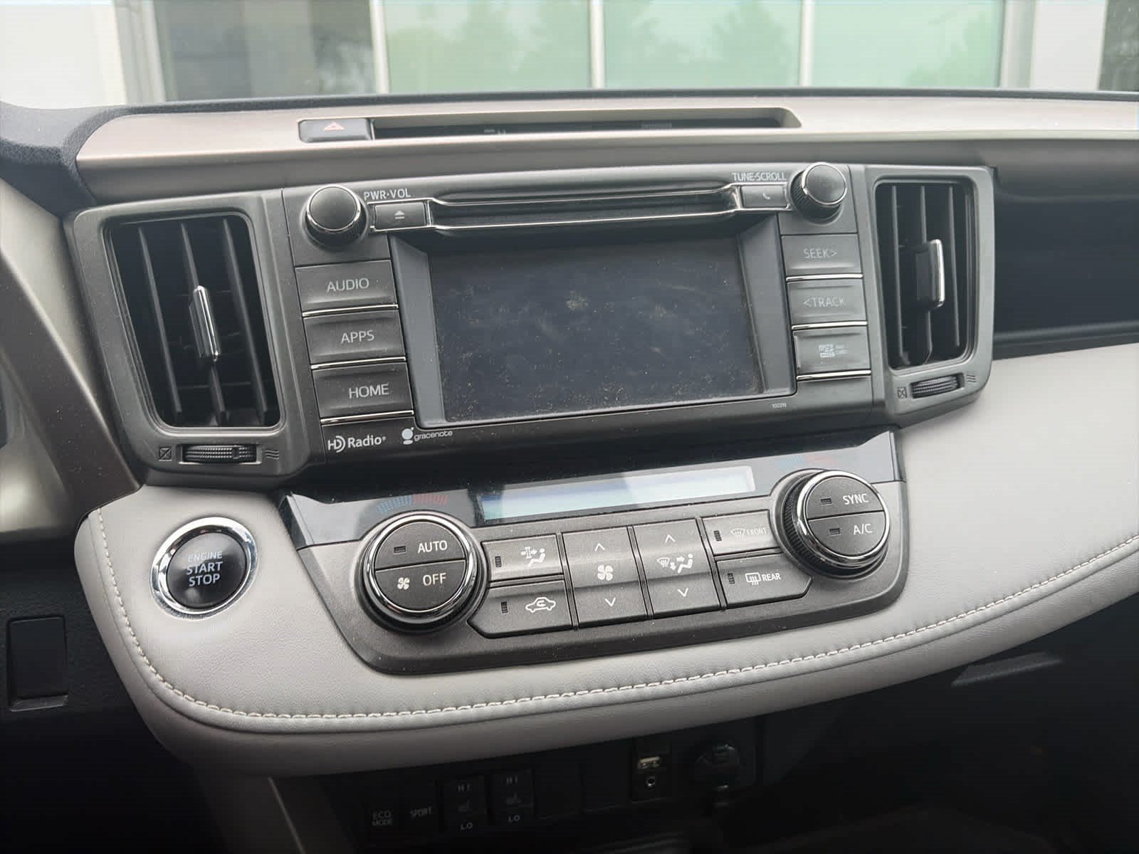 Used 2015 Toyota RAV4 Limited AWD/4WD image 9