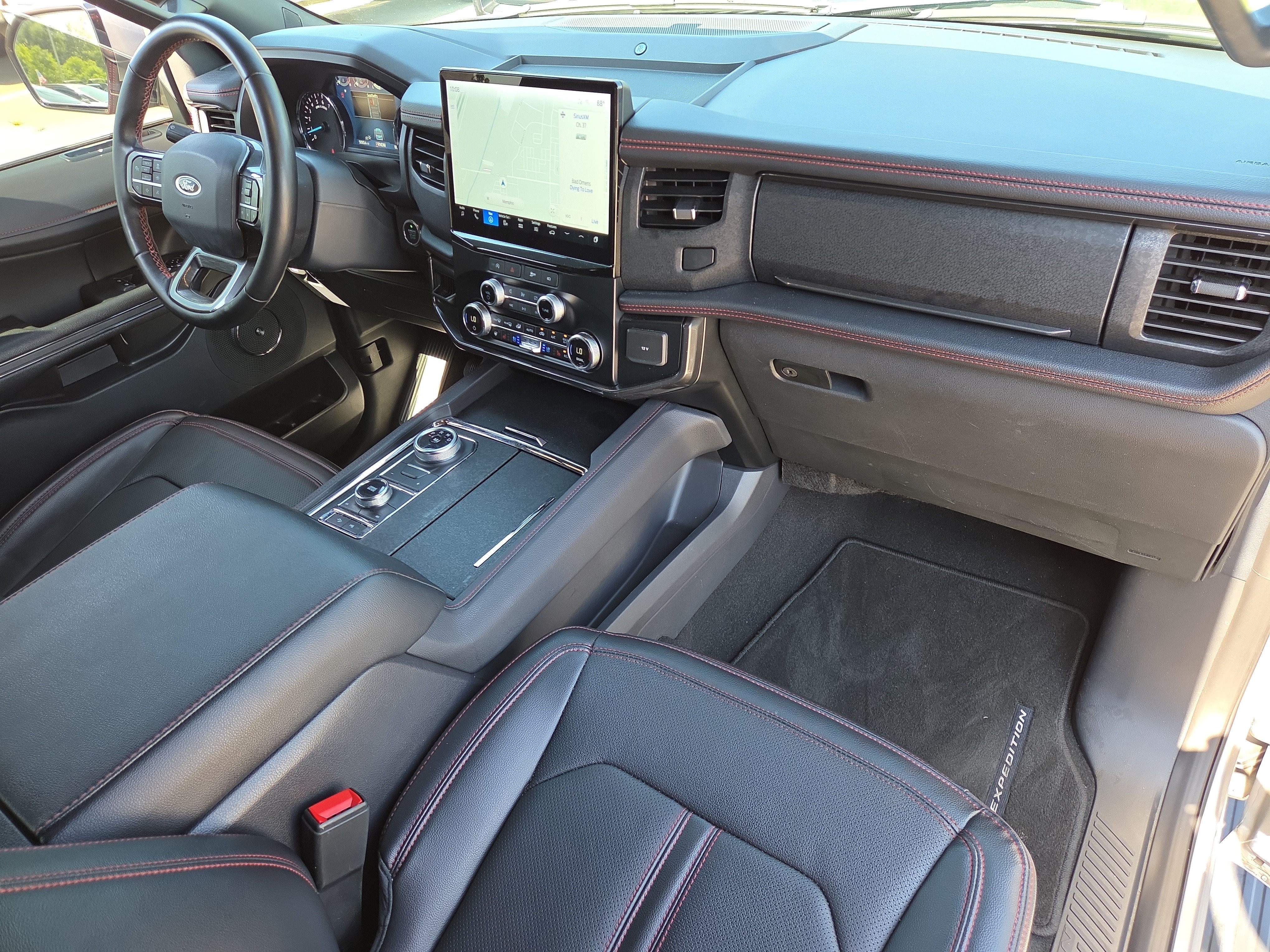 Used 2024 Ford Expedition Limited AWD/4WD image 18