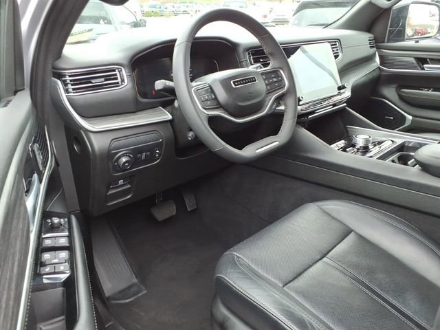 Used 2024 Jeep Wagoneer L Series II w/ Flexible Seating Group image 19