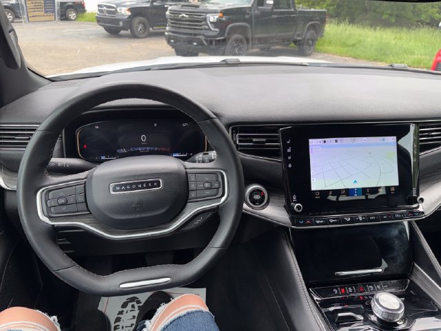 Used 2023 Jeep Wagoneer Series II AWD/4WD image 10