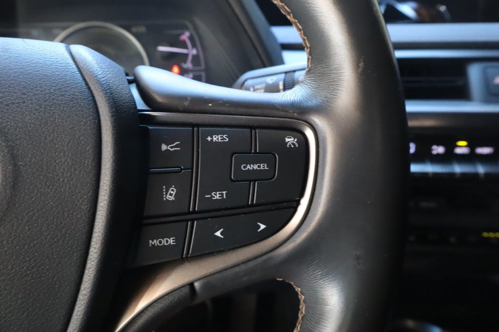 Used 2020 Lexus UX 250h w/ Premium Package AWD/4WD image 23