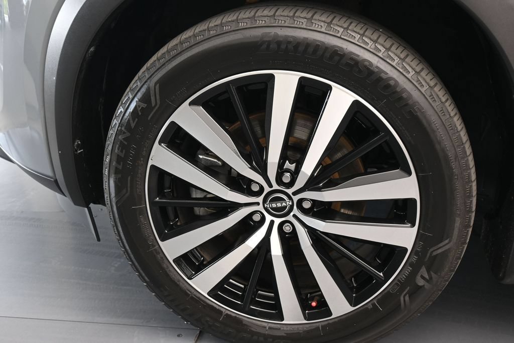 Used 2024 Nissan Pathfinder Platinum AWD/4WD image 30