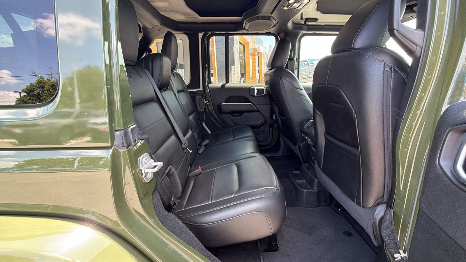 Certified 2020 Jeep Wrangler Unlimited Sahara AWD/4WD image 18