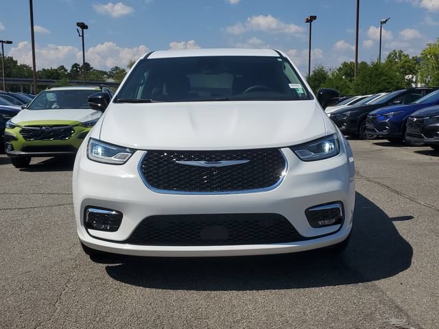 Used 2024 Chrysler Pacifica Touring-L AWD/4WD video 2