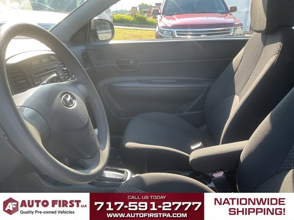 Used 2011 Hyundai Accent GS w/ Premium Pkg 3 FWD image 5