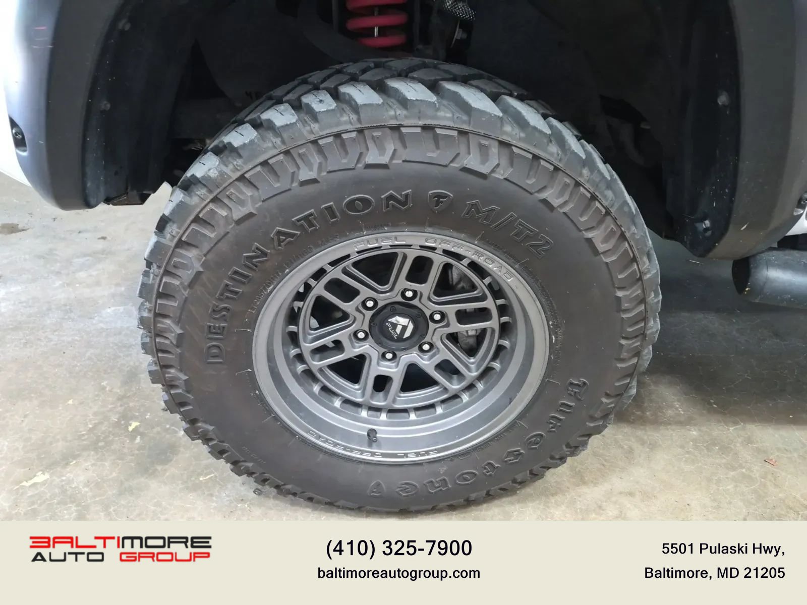 Used 2017 Toyota Tacoma TRD Sport w/ Tow Package (A/T) AWD/4WD image 2