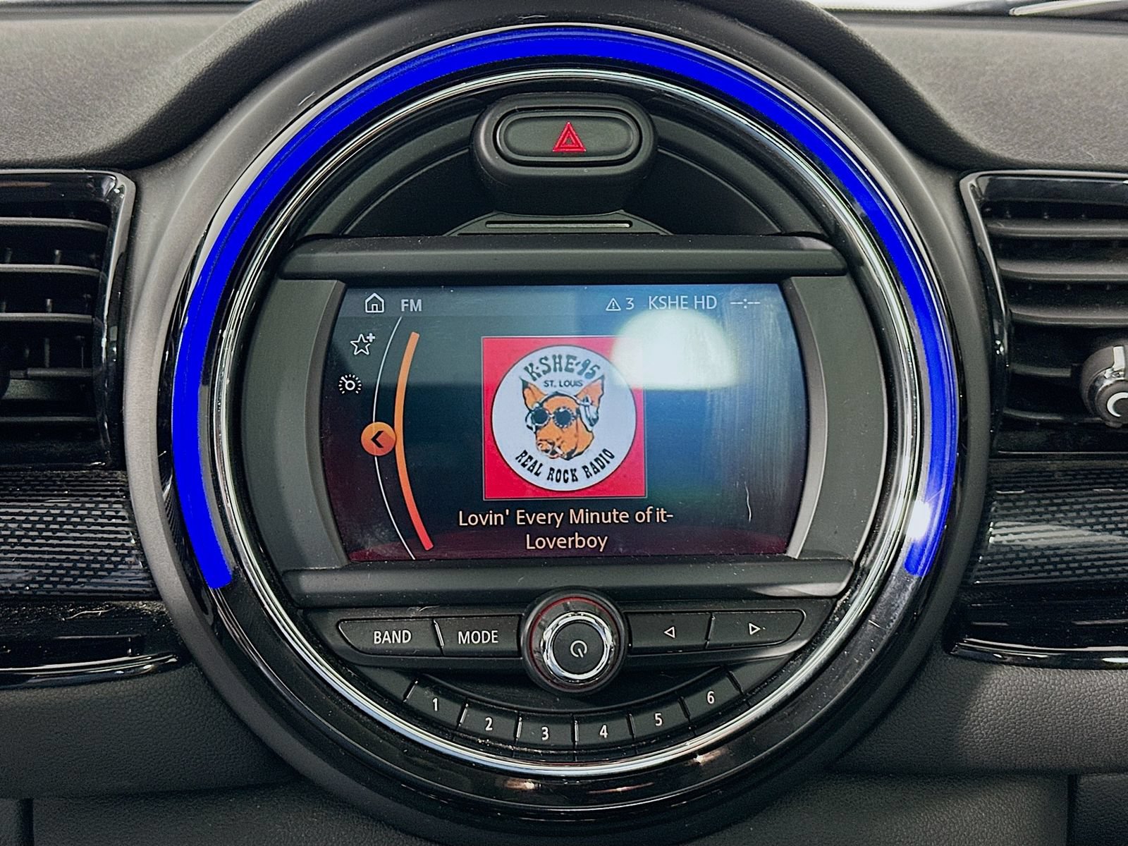 Used 2019 MINI Cooper Clubman FWD image 14