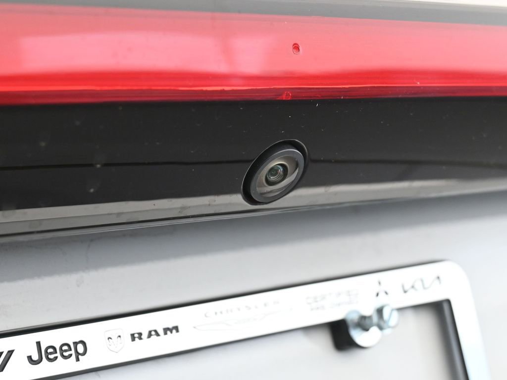 Used 2023 Chrysler Pacifica Touring-L image 37