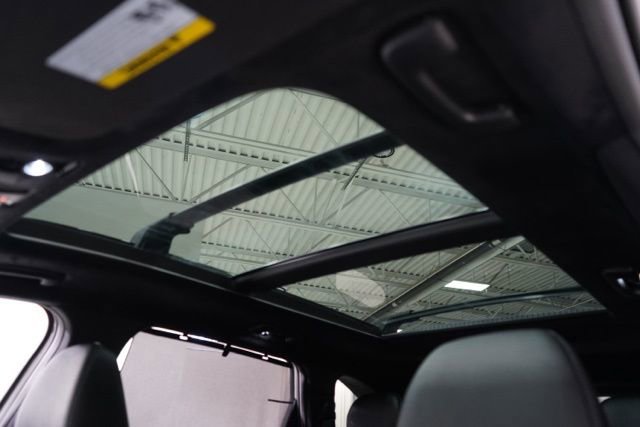 Used 2025 Kia Sorento SX Prestige image 19