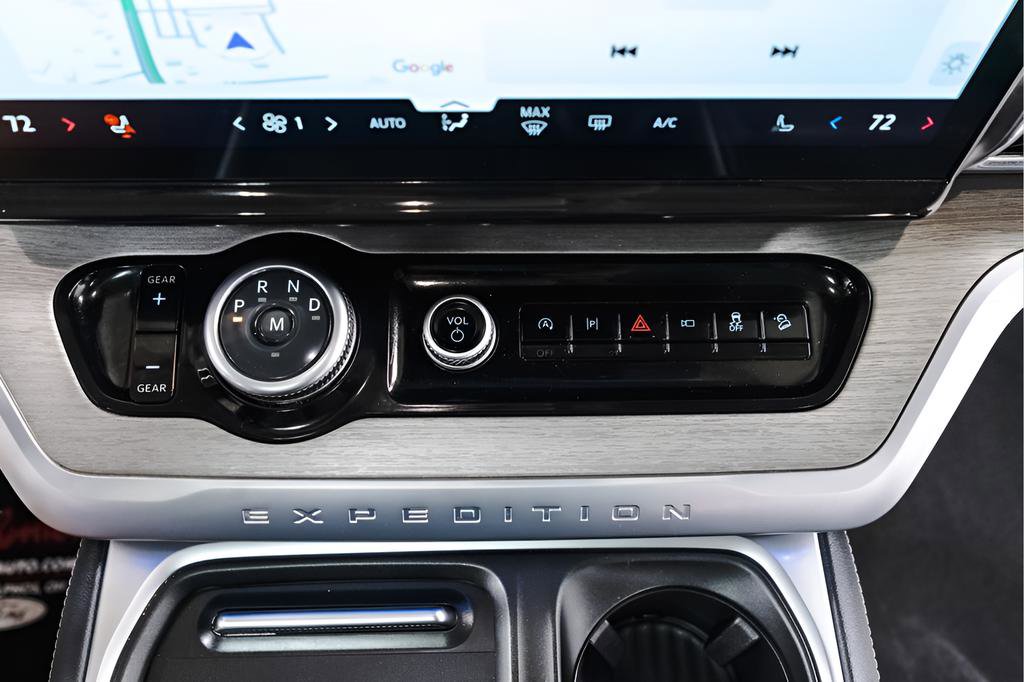 Used 2025 Ford Expedition Platinum AWD/4WD image 16