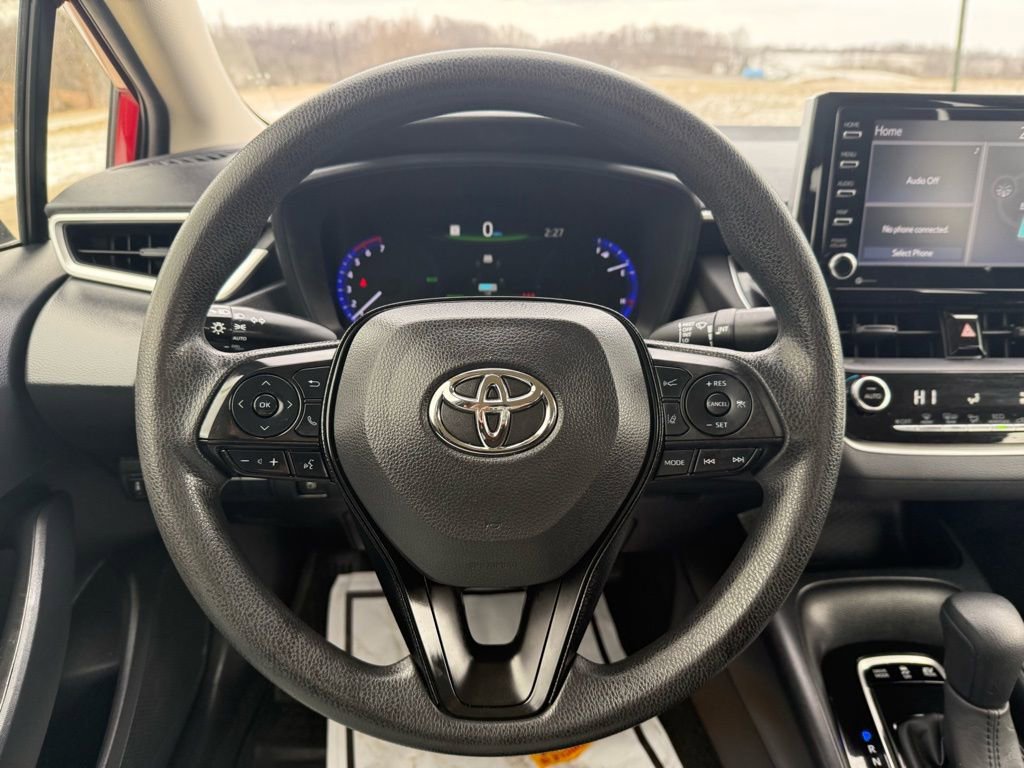 Used 2021 Toyota Corolla LE w/ Carpet Mat Package (TMS) image 26