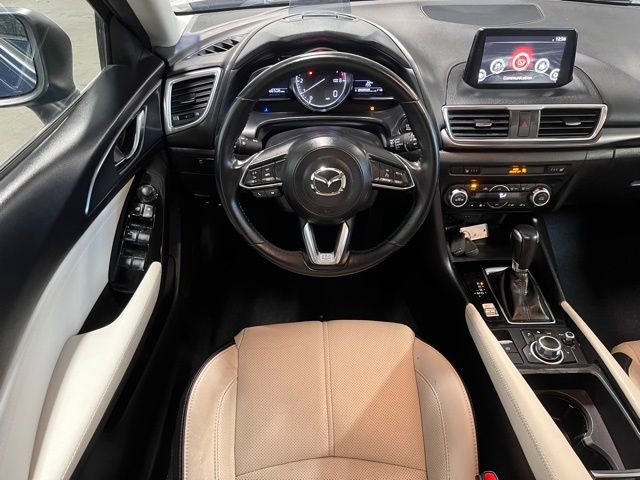 Used 2018 MAZDA MAZDA3 Grand Touring image 18