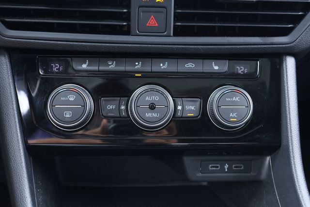 Certified 2022 Volkswagen Jetta SE w/ Panoramic Sunroof Package image 26