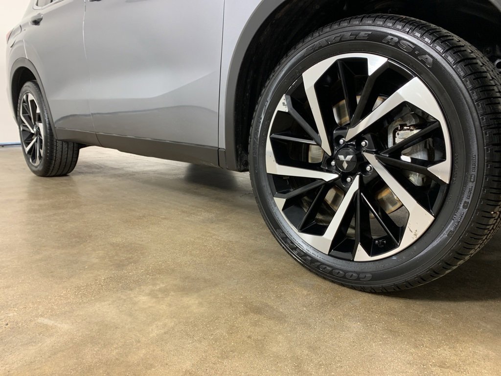 Used 2023 Mitsubishi Outlander SE image 6