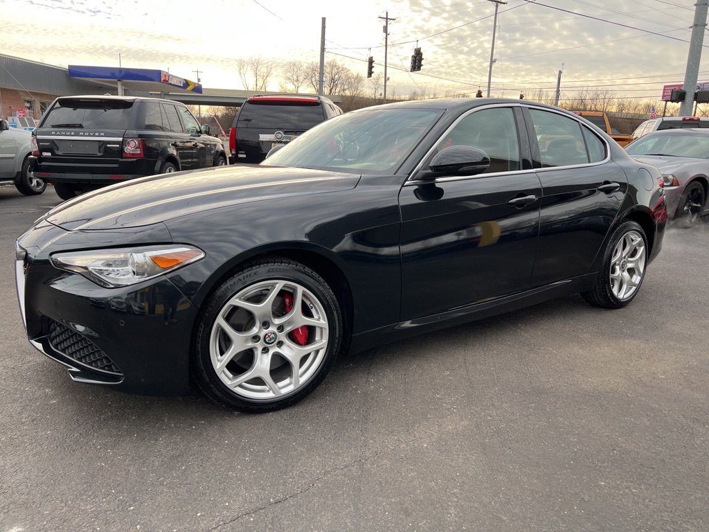 Used 2018 Alfa Romeo Giulia Ti w/ TI Leather Package AWD/4WD image 2