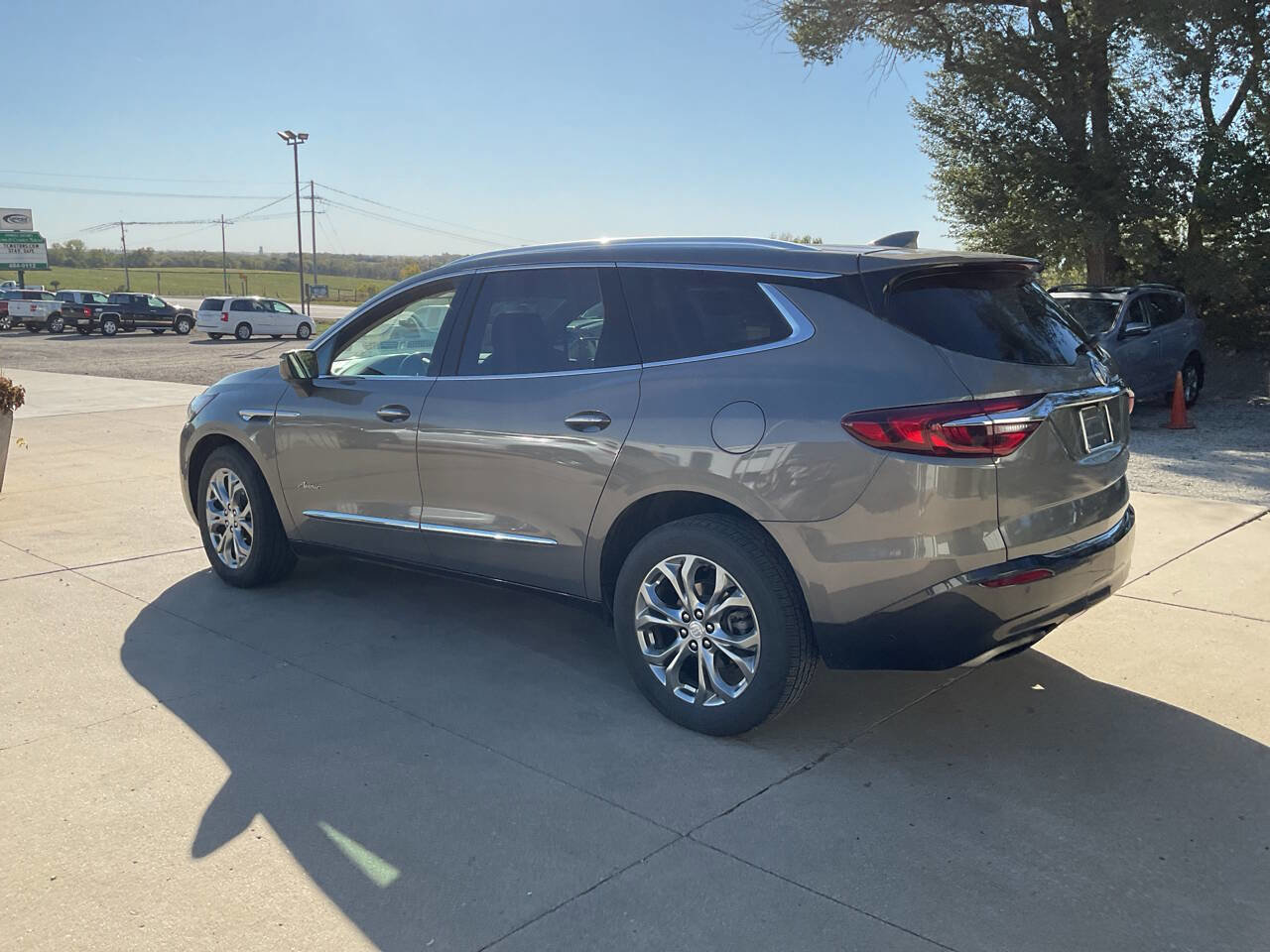 Used 2019 Buick Enclave Avenir w/ Avenir Technology Package image 6