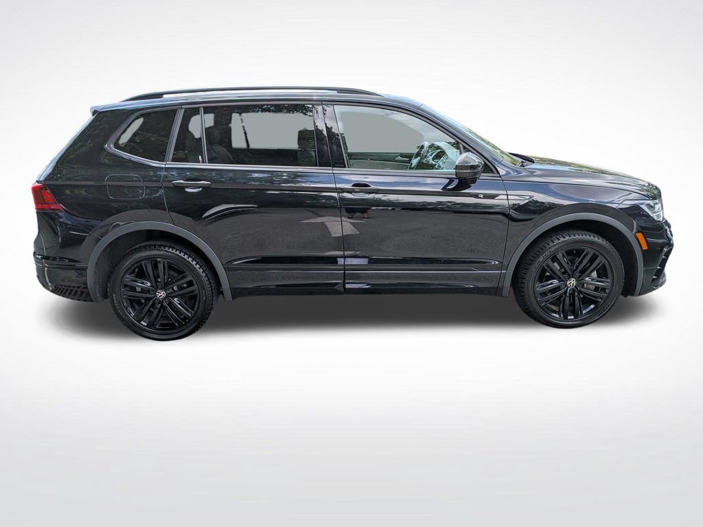 Used 2022 Volkswagen Tiguan SE R-Line AWD/4WD image 2