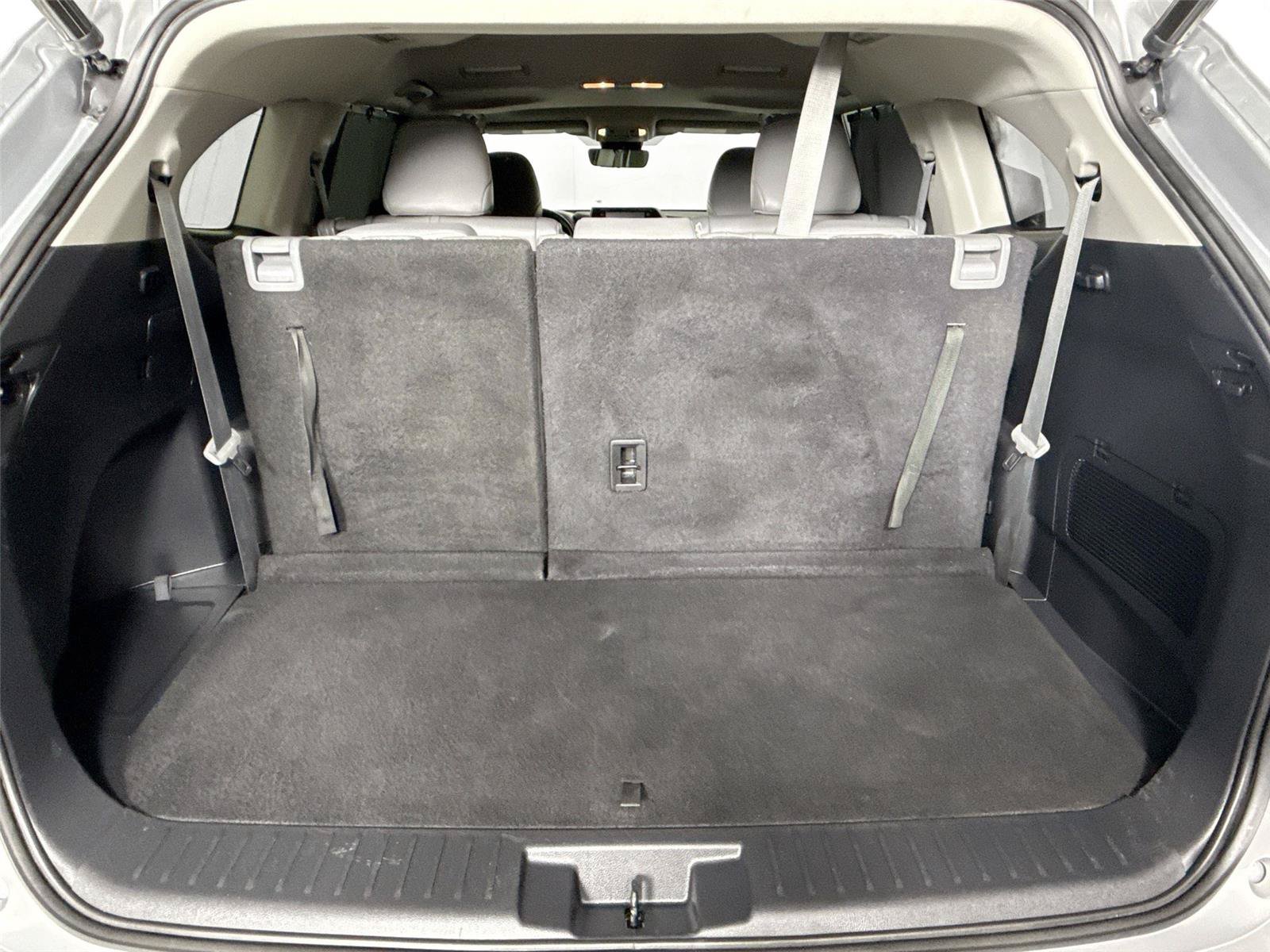 Used 2022 Toyota Highlander XLE FWD image 34