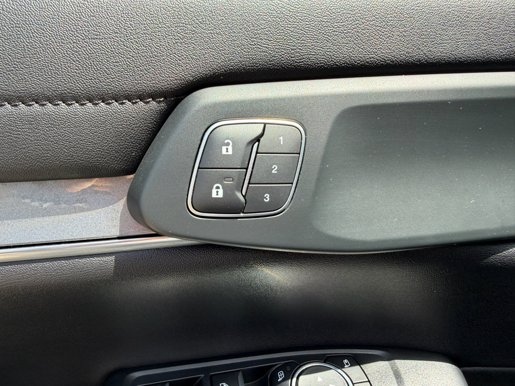 Used 2025 Ford Ranger Lariat w/ Black Appearance Package AWD/4WD image 11