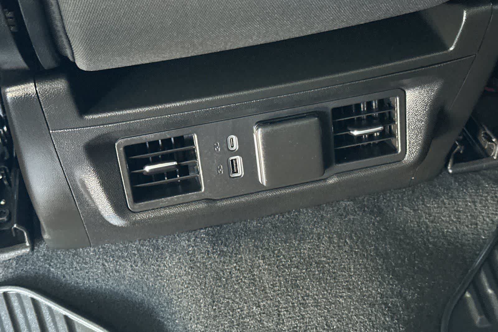 Used 2025 Chevrolet Silverado 1500 LT AWD/4WD image 15