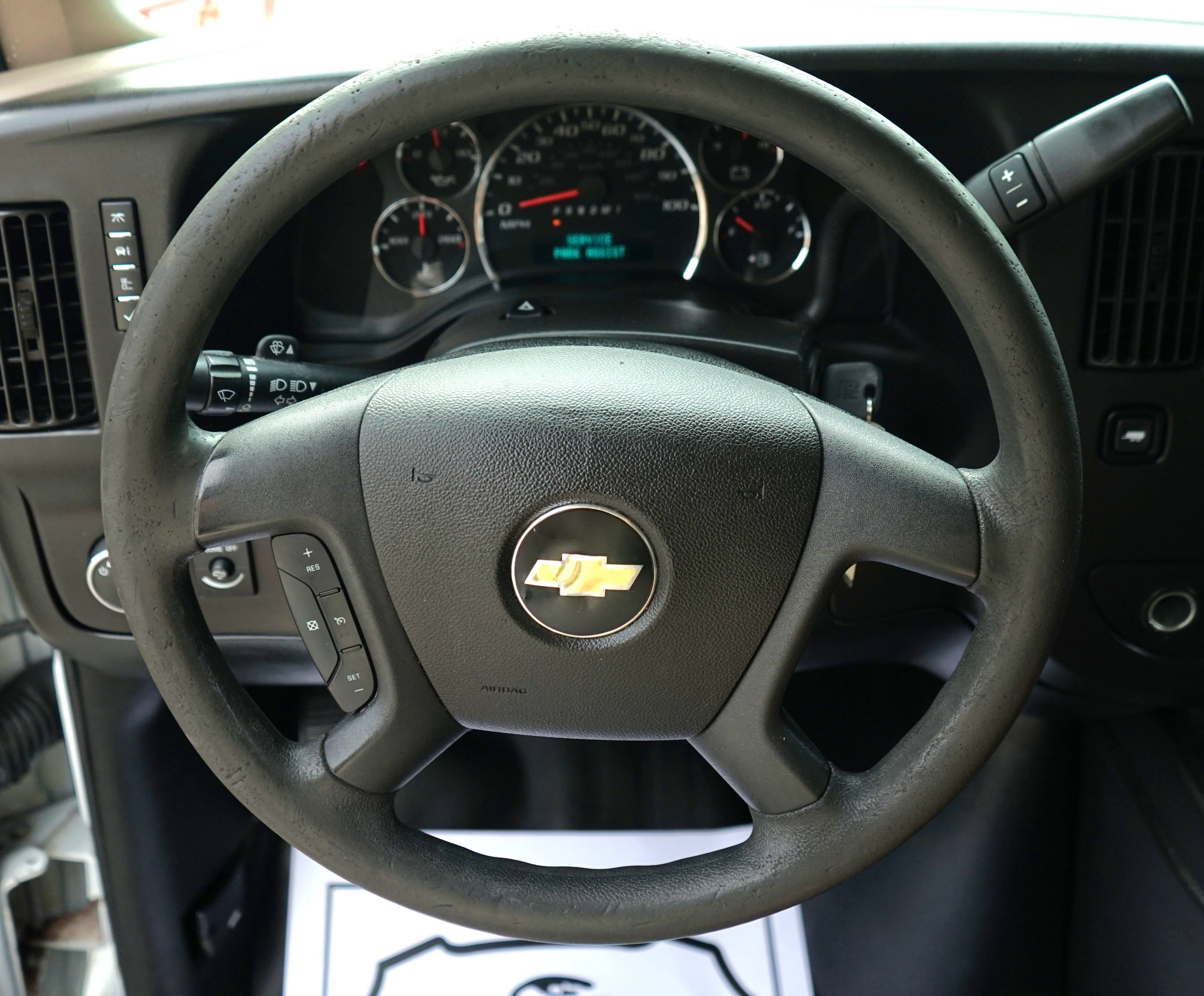 Used 2017 Chevrolet Express 2500 RWD image 9