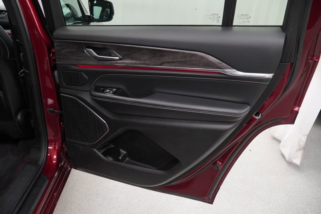 Certified 2023 Jeep Grand Cherokee L Overland image 47