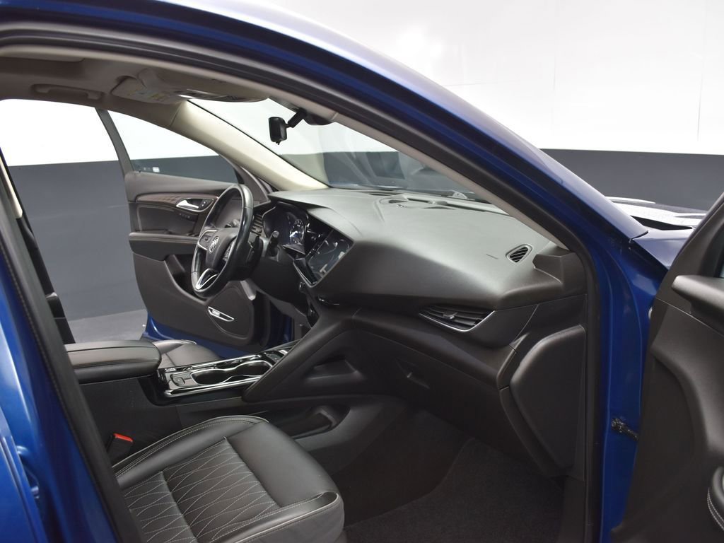Used 2022 Buick Envision Avenir w/ Technology Package II FWD image 27