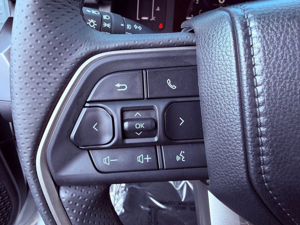 Used 2025 Toyota 4Runner SR5 image 18