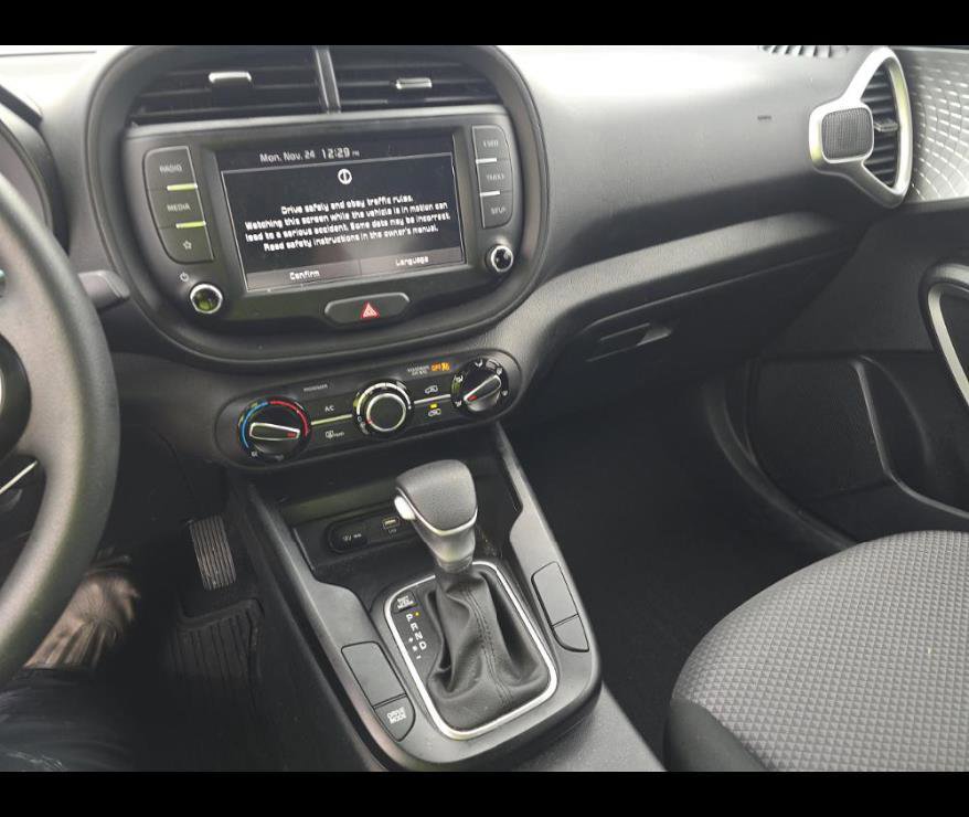 Used 2024 Kia Soul LX w/ Option Group 015 image 5