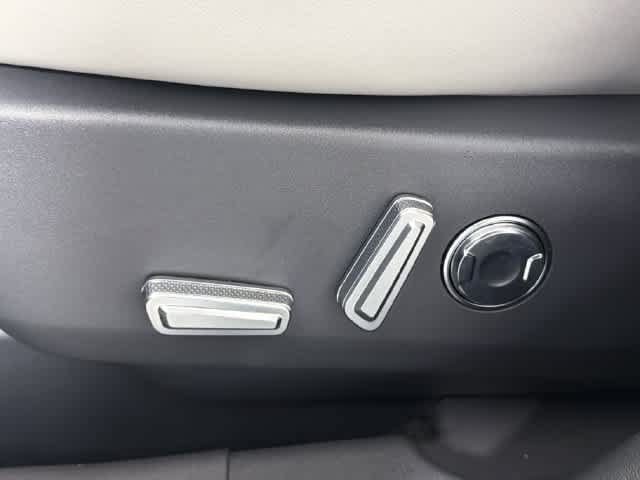New 2026 Lincoln Nautilus Premier AWD/4WD image 15