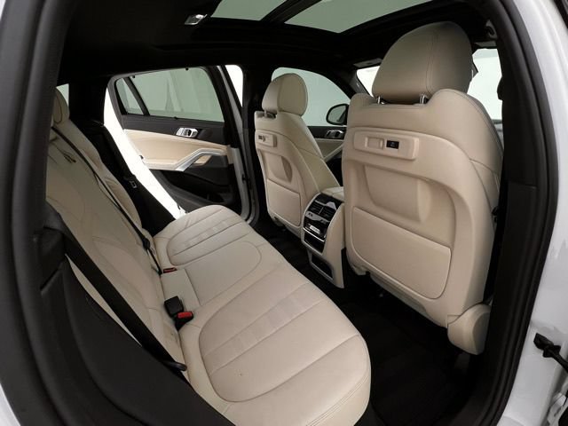 Used 2022 BMW X6 xDrive40i w/ Executive Package AWD/4WD image 14