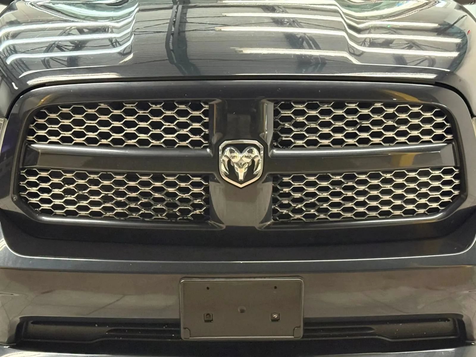 Used 2018 RAM 1500 Express w/ Express Value Package AWD/4WD image 5