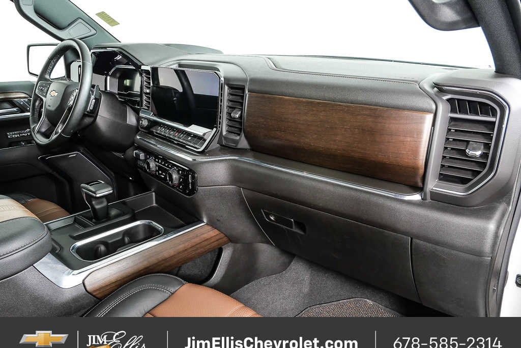 Used 2024 Chevrolet Silverado 1500 High Country w/ Technology Package AWD/4WD image 24