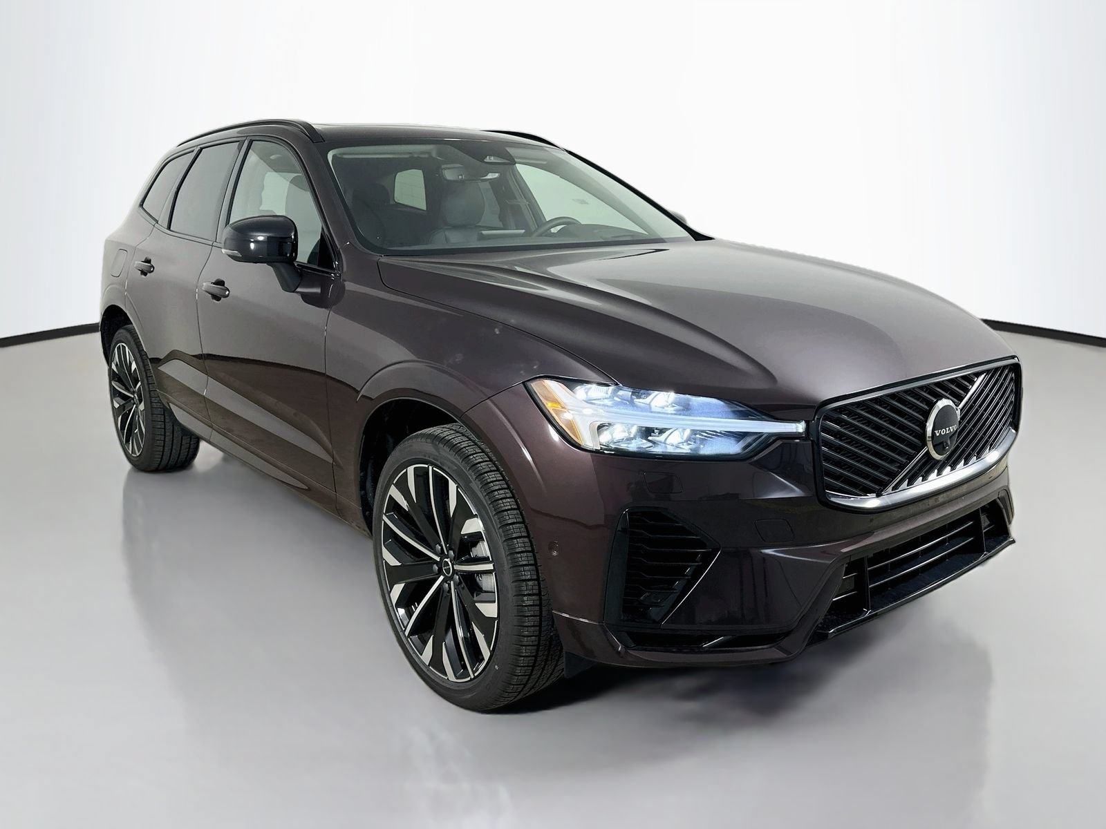 New 2026 Volvo XC60 T8 Ultra w/ Protection Package Premier AWD/4WD image 3