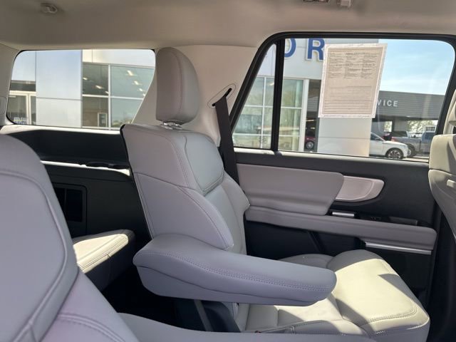 Used 2026 Ford Expedition Active image 17