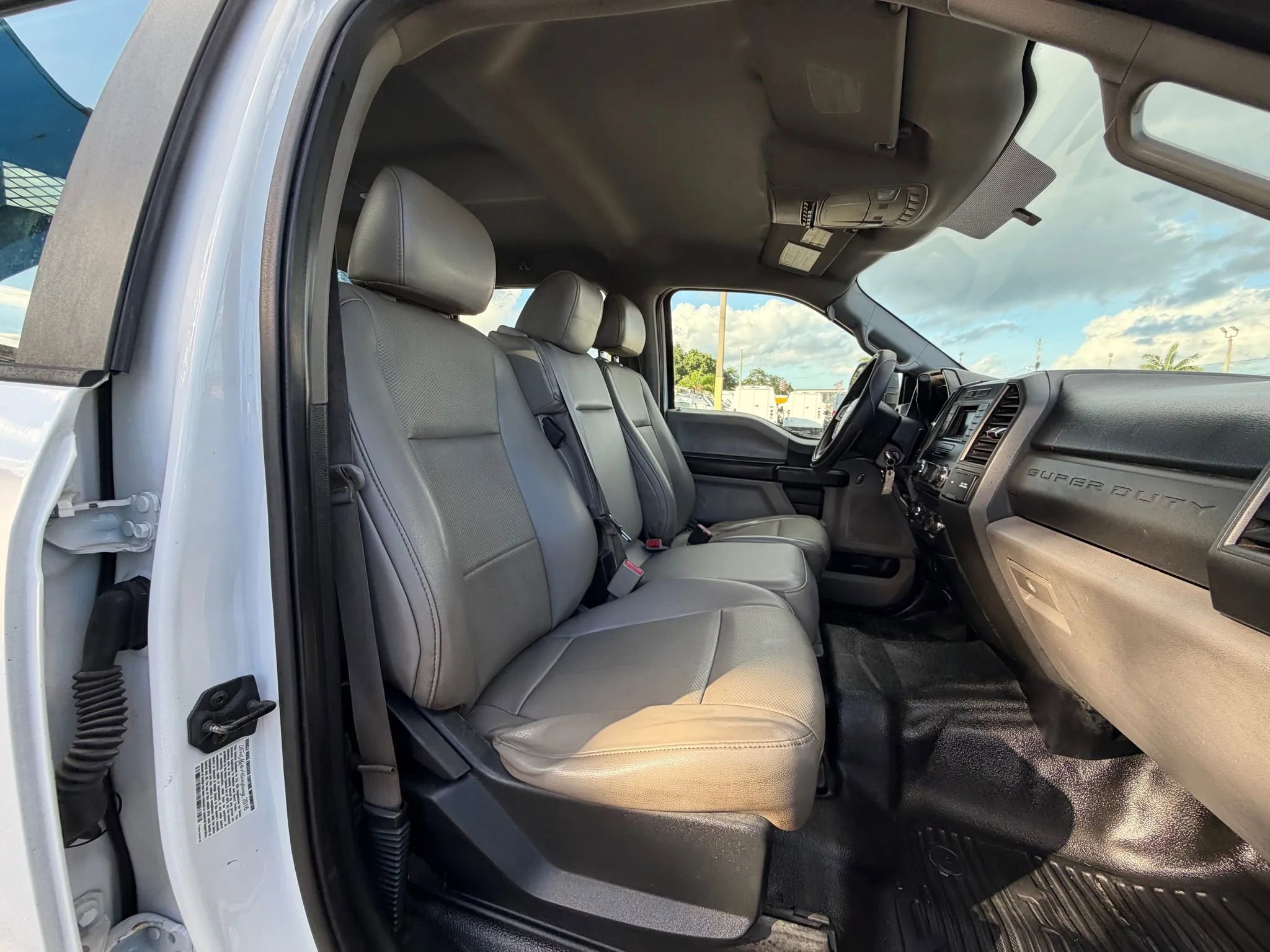 Used 2017 Ford F550 2WD Crew Cab Super Duty w/ Power Equipment Group image 20